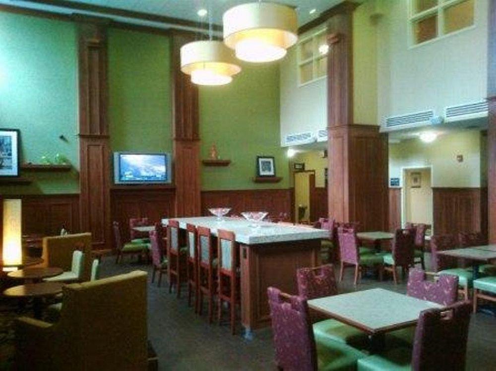 Hampton Inn & Suites Williamsburg Historic District Екстериор снимка