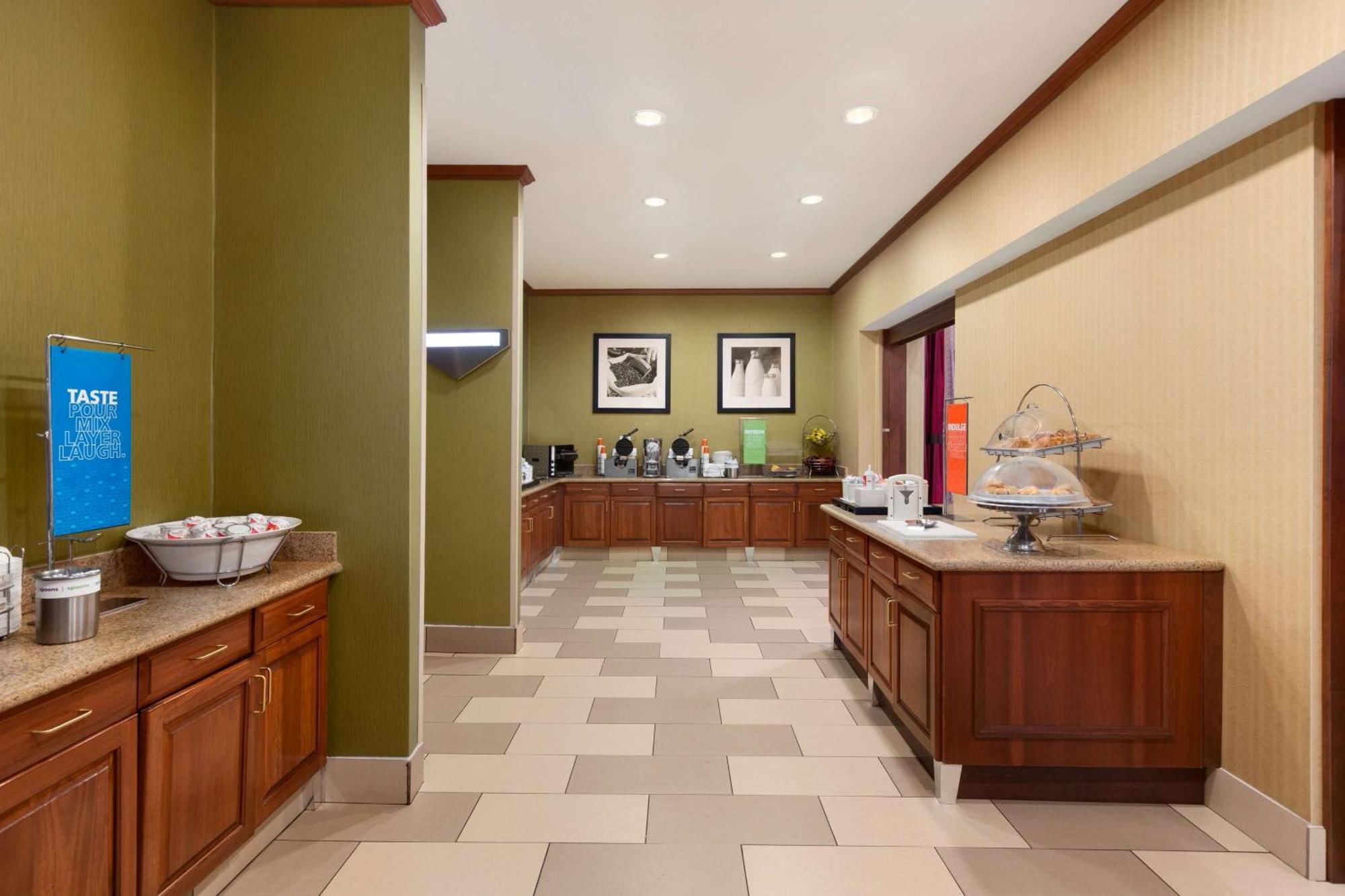 Hampton Inn & Suites Williamsburg Historic District Екстериор снимка